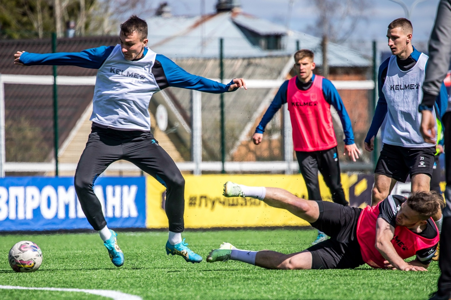 Прилетели на юг улучшить турнирную ситуацию | ⚽️ ФК «Ленинградец»